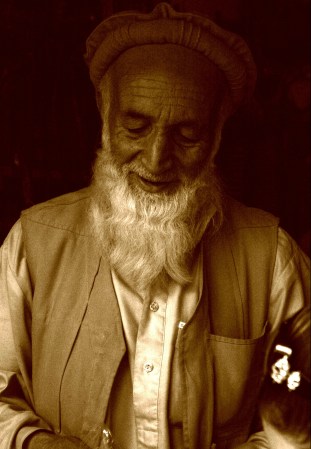 The old buzurg in the tea shop may  have looked like this